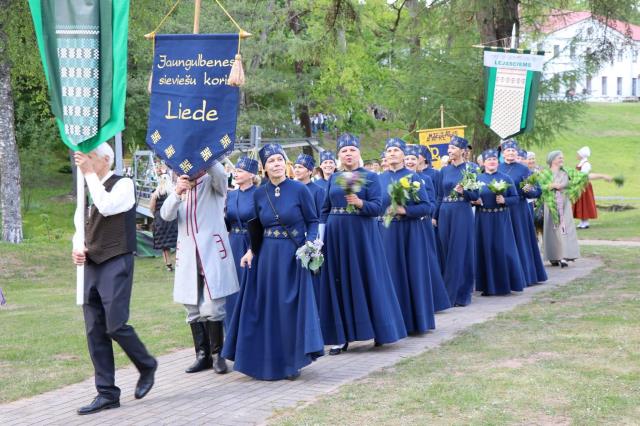 Jaungulbenes tautas nama sieviešu koris "Liede"